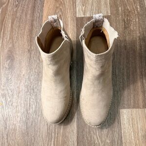 Universal Thread Cream Ankle Boots